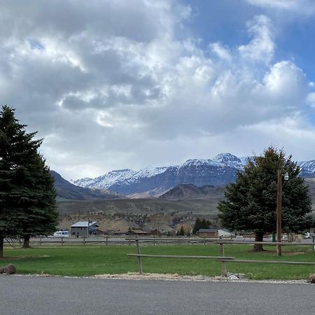 Green Creek Inn And Rv Park วาพิทิ ภายนอก รูปภาพ