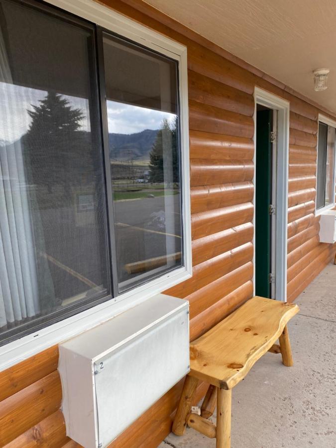 Green Creek Inn And Rv Park วาพิทิ ภายนอก รูปภาพ