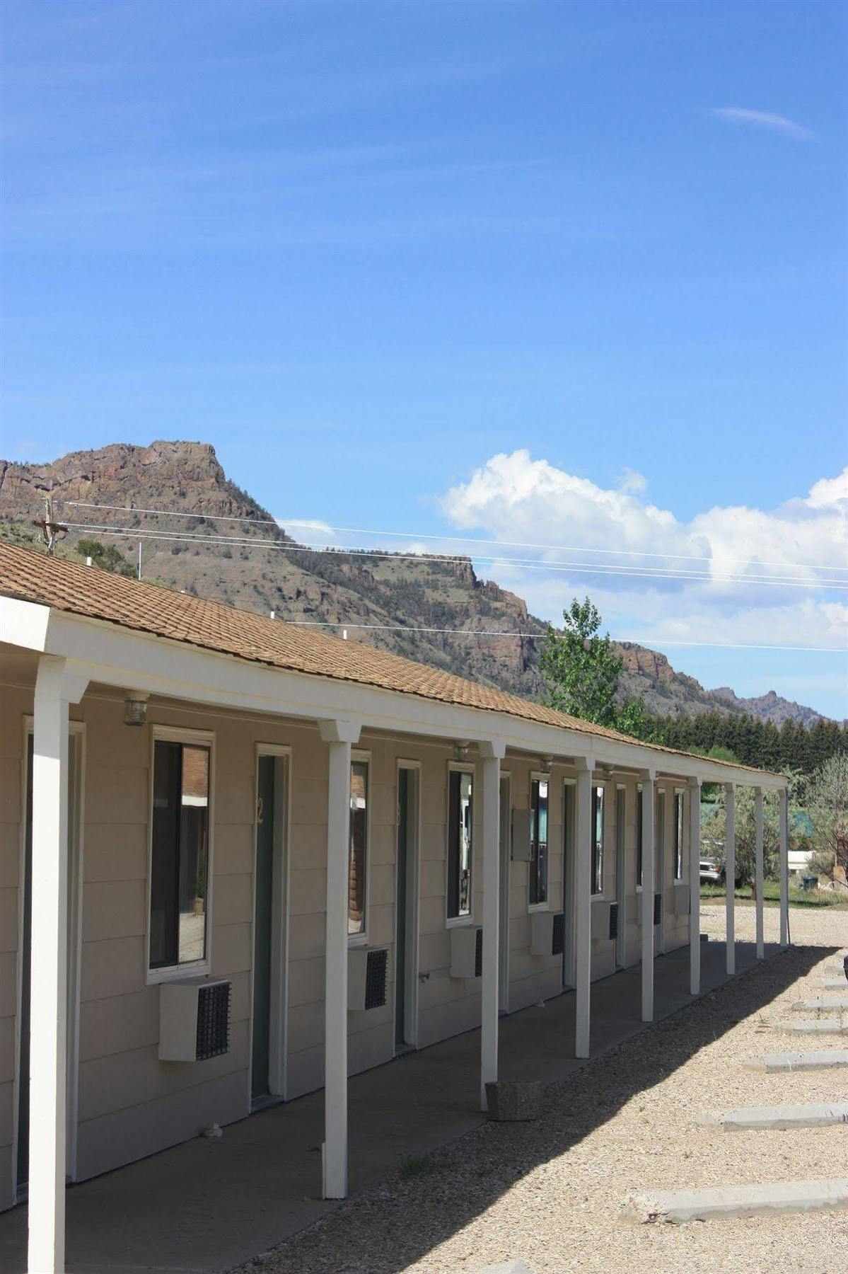 Green Creek Inn And Rv Park วาพิทิ ภายนอก รูปภาพ