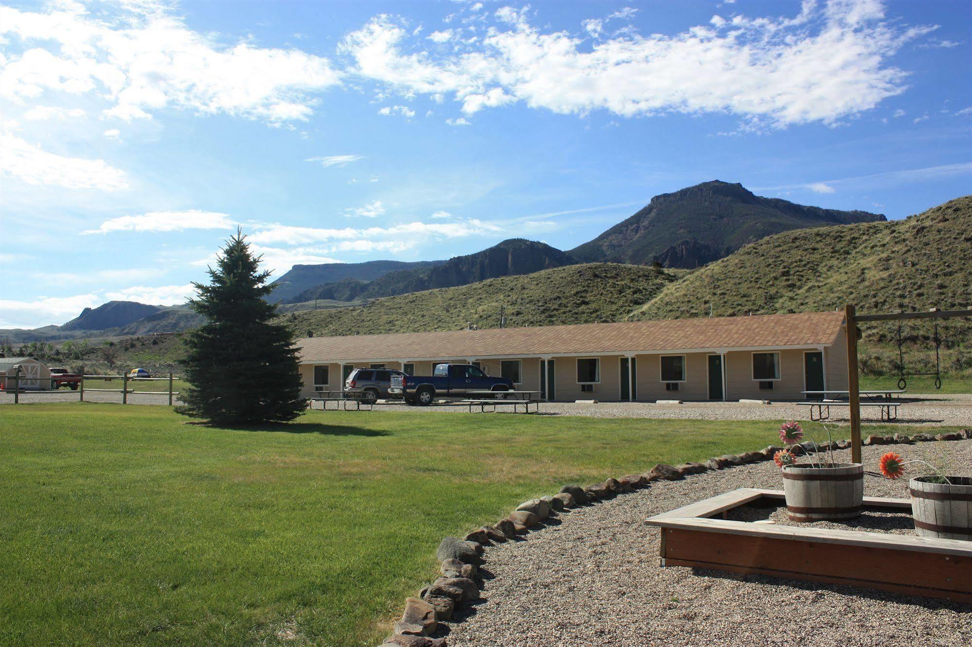 Green Creek Inn And Rv Park วาพิทิ ภายนอก รูปภาพ