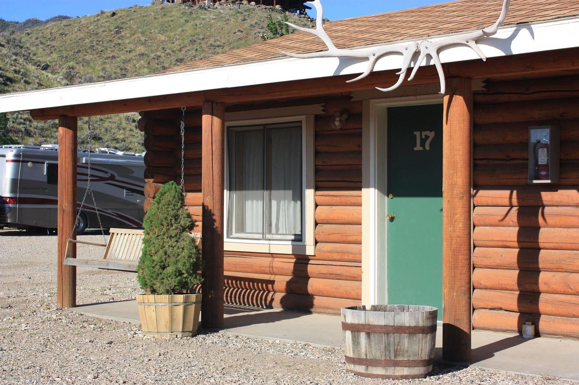 Green Creek Inn And Rv Park วาพิทิ ภายนอก รูปภาพ