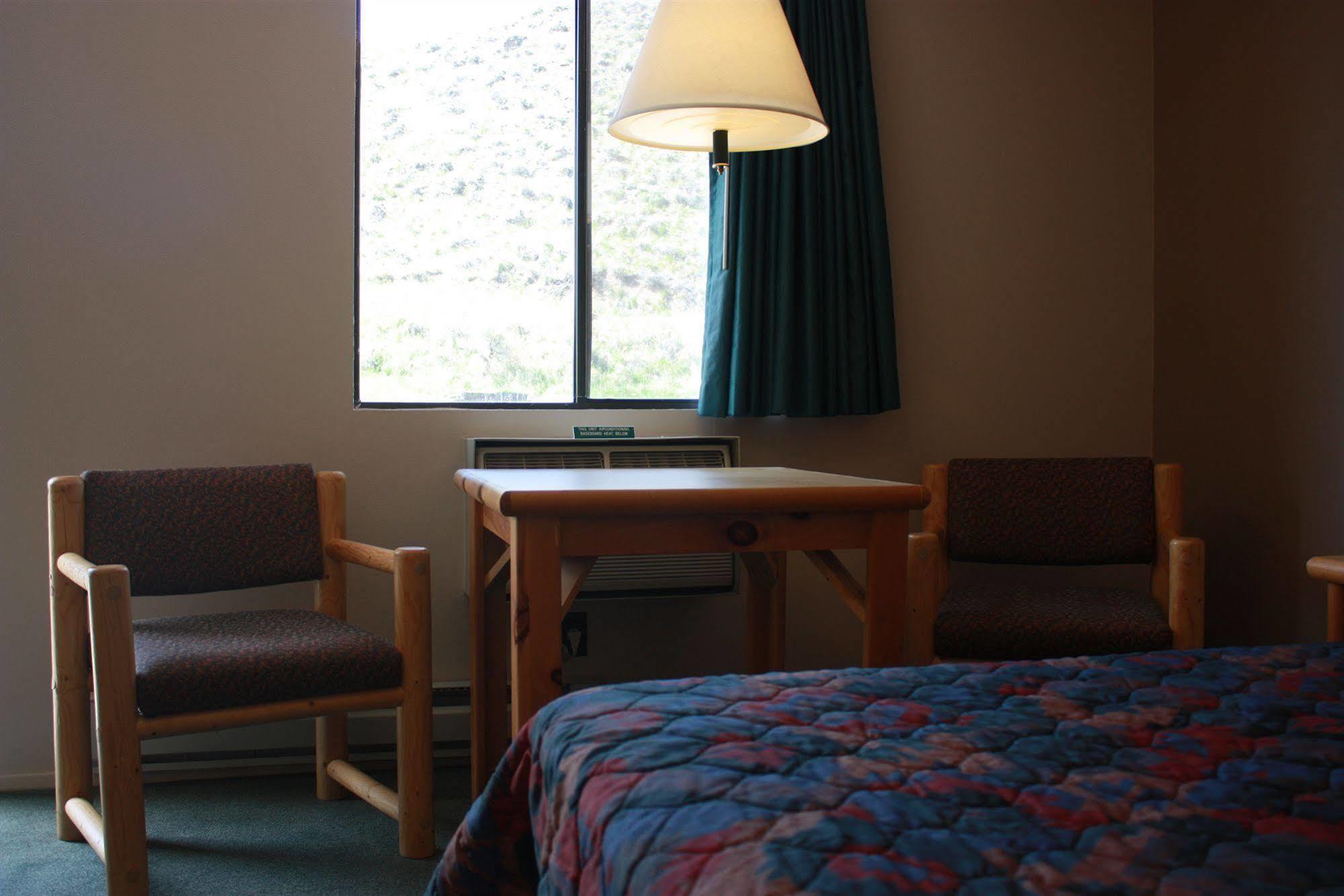 Green Creek Inn And Rv Park วาพิทิ ภายนอก รูปภาพ