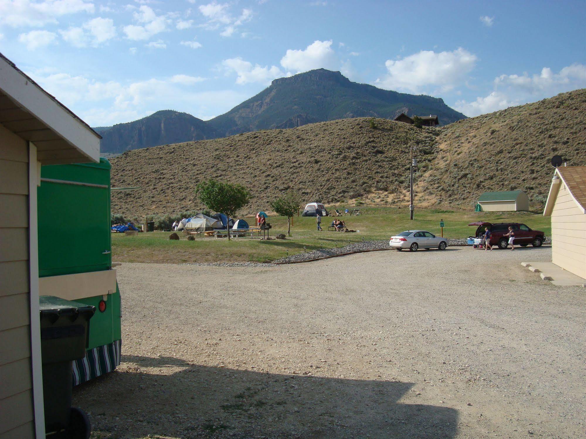 Green Creek Inn And Rv Park วาพิทิ ภายนอก รูปภาพ